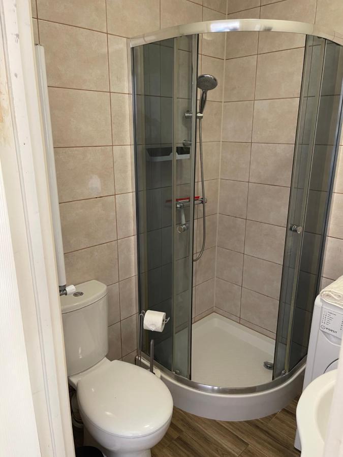 Studio Flat Fully Equipped Croydon Exterior foto
